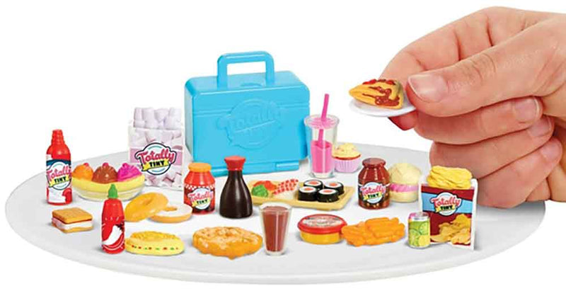 Totally Tiny Lunch Box Blind Box (Choice of 3 colors Blue, Pink or Yellow)